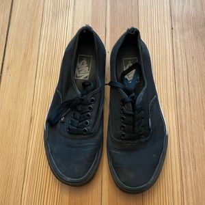 Vans low top womens shoes. Lace ups.